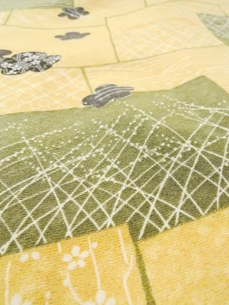 Photo10: Mint N1211C Used Japanese kimono  Grayish Yellow KOMON dyed for women / Silk. Chrysanthemum,   (Grade A) (10)