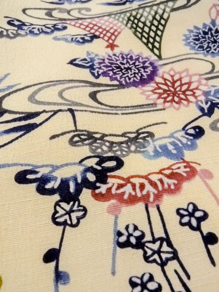 Photo8: N1211D Used Japanese kimono   Ivory KOMON dyed for women / Silk. Chrysanthemum,   (Grade B) (8)