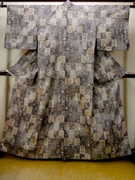 Photo1: N1211F Used Japanese kimono  Dark Multi Color Dyed OSHIMA-TSUMUGI for women / Silk. MOMIJI maple leaf,   (Grade B) (1)