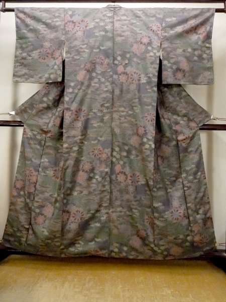 Photo1: Mint N1211G Used Japanese kimono  Dark Multi Color OSHIMA-TSUMUGI for women / Silk. Chrysanthemum,   (Grade A) (1)