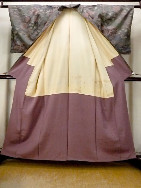 Photo2: Mint N1211G Used Japanese kimono  Dark Multi Color OSHIMA-TSUMUGI for women / Silk. Chrysanthemum,   (Grade A) (2)