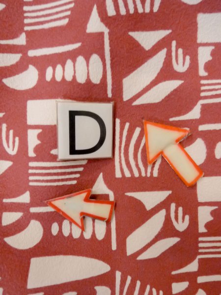 Photo17: N1211H Vintage Japanese kimono  Grayish Red KOMON dyed for women / Silk. Geometrical pattern,   (Grade B) (17)