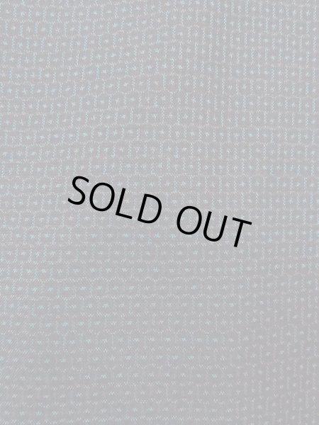 Photo11: N1226A Used Japanese kimono  Bluish Gray OSHIMA-TSUMUGI for men / Silk. Tortoise-shell pattern(Hexagonal pattern)   (Grade B) (11)