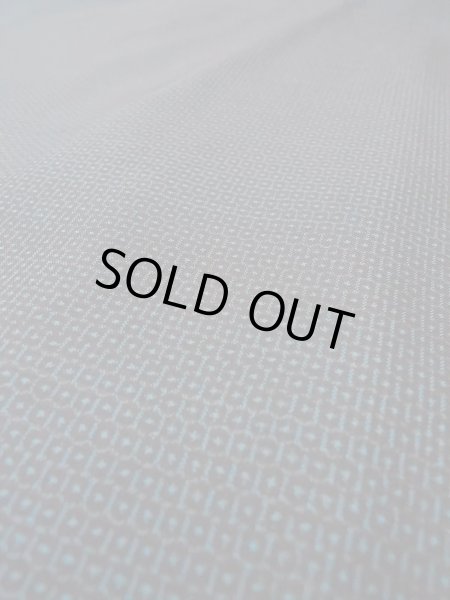 Photo12: N1226A Used Japanese kimono  Bluish Gray OSHIMA-TSUMUGI for men / Silk. Tortoise-shell pattern(Hexagonal pattern)   (Grade B) (12)