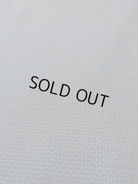 Photo13: N1226A Used Japanese kimono  Bluish Gray OSHIMA-TSUMUGI for men / Silk. Tortoise-shell pattern(Hexagonal pattern)   (Grade B) (13)