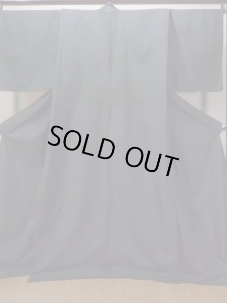 Photo1: N1226B Used Japanese kimono  Bluish Gray OSHIMA-TSUMUGI for men / Silk. Tortoise-shell pattern(Hexagonal pattern)   (Grade C) (1)