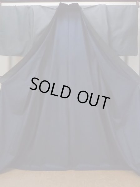 Photo2: N1226B Used Japanese kimono  Bluish Gray OSHIMA-TSUMUGI for men / Silk. Tortoise-shell pattern(Hexagonal pattern)   (Grade C) (2)