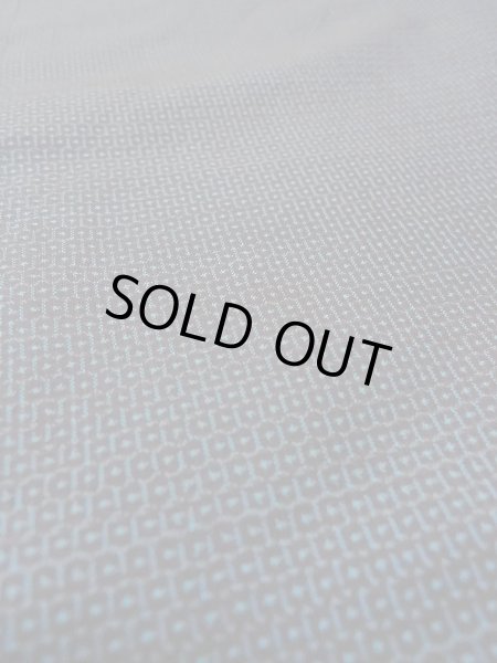 Photo8: N1226B Used Japanese kimono  Bluish Gray OSHIMA-TSUMUGI for men / Silk. Tortoise-shell pattern(Hexagonal pattern)   (Grade C) (8)