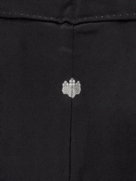 Photo3: N1226C Vintage Japanese kimono   Black MONTSUKI crests for women / Silk.    (Grade B) (3)