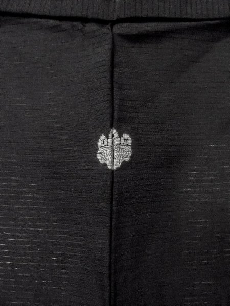 Photo4: N1226E Vintage Japanese kimono   Black MONTSUKI crests for women / Silk.    (Grade B) (4)