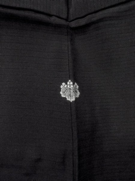 Photo3: Mint N1226F Vintage Japanese kimono   Black MONTSUKI crests for women / Silk.    (Grade A) (3)