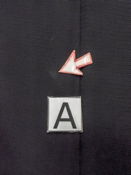 Photo13: N1226J Vintage Japanese kimono   Black MONTSUKI crests for women / Silk.    (Grade B) (13)