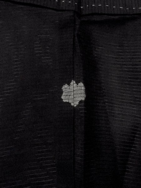 Photo3: N1226L Vintage Japanese kimono   Black MONTSUKI crests for women / Silk.    (Grade B) (3)