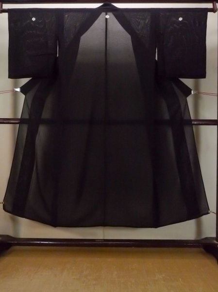 Photo1: N1226N Vintage Japanese kimono   Black MONTSUKI crests for women / Silk.    (Grade D) (1)