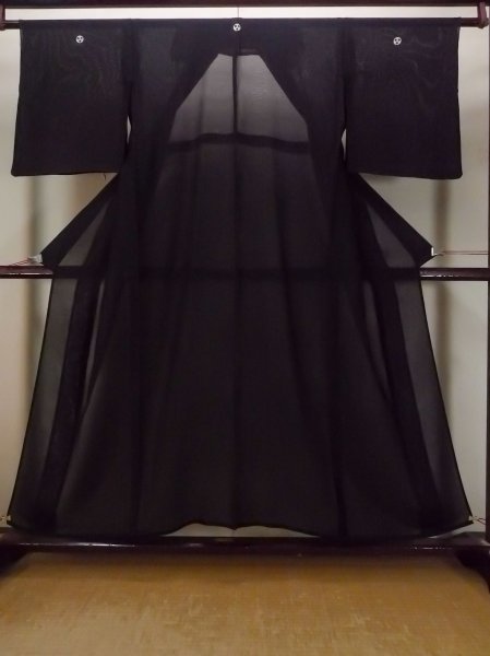 Photo1: N1226P Vintage Japanese kimono   Black MONTSUKI crests for women / Silk.    (Grade B) (1)