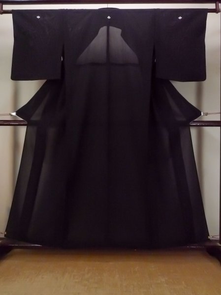 Photo1: N1226R Vintage Japanese kimono   Black MONTSUKI crests for women / Silk.    (Grade B) (1)