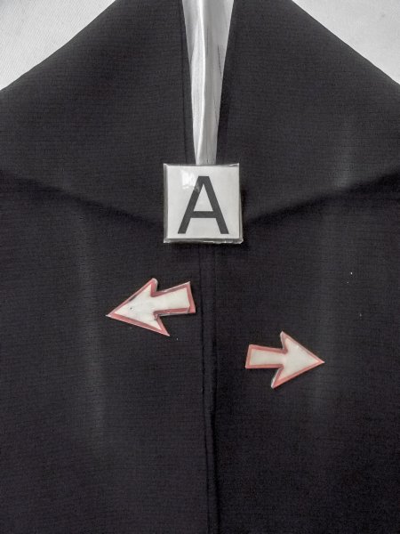 Photo13: N1226R Vintage Japanese kimono   Black MONTSUKI crests for women / Silk.    (Grade B) (13)