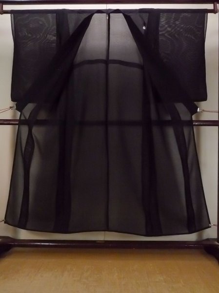 Photo2: N1226U Vintage Japanese kimono   Black MONTSUKI crests for women / Silk.    (Grade B) (2)