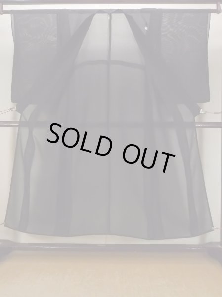 Photo2: N1226U Vintage Japanese kimono   Black MONTSUKI crests for women / Silk.    (Grade B) (2)