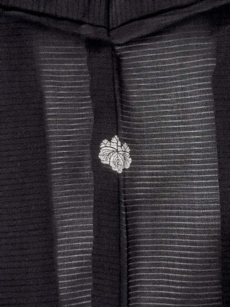 Photo3: N1226U Vintage Japanese kimono   Black MONTSUKI crests for women / Silk.    (Grade B) (3)