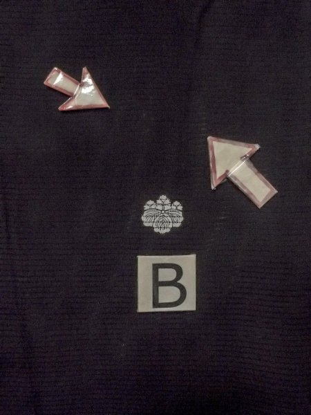 Photo14: N1226U Vintage Japanese kimono   Black MONTSUKI crests for women / Silk.    (Grade B) (14)