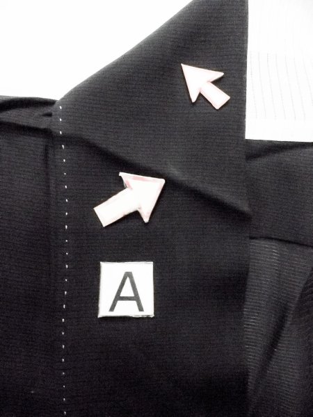 Photo12: N1226X Vintage Japanese kimono   Black MONTSUKI crests for women / Silk.    (Grade B) (12)