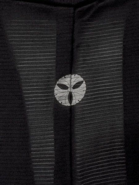 Photo5: N1226Y Vintage Japanese kimono   Black MONTSUKI crests for women / Silk.    (Grade B) (5)