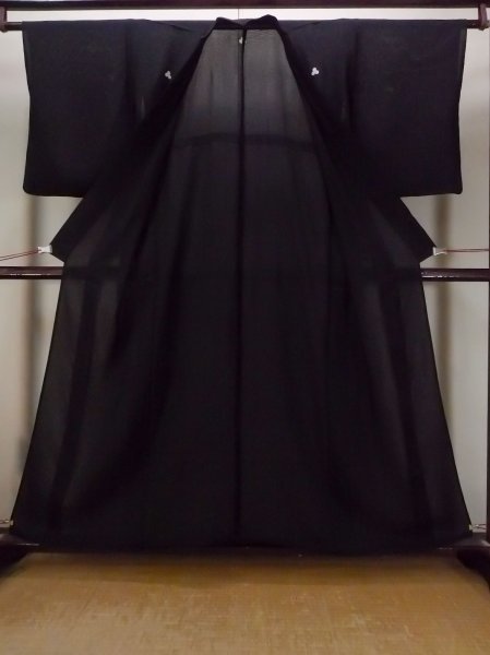 Photo2: N1227B Vintage Japanese kimono   Black MONTSUKI crests for women / Silk.    (Grade C) (2)