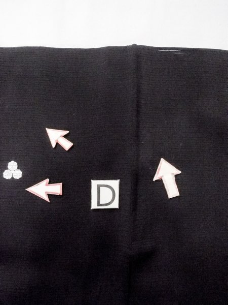 Photo14: N1227B Vintage Japanese kimono   Black MONTSUKI crests for women / Silk.    (Grade C) (14)