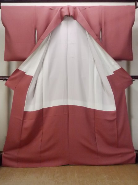 Photo2: O0117C Vintage Japanese kimono   Coral IROMUJI plain colored for women / Silk.    (Grade B) (2)