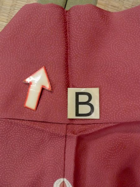 Photo16: O0117C Vintage Japanese kimono   Coral IROMUJI plain colored for women / Silk.    (Grade B) (16)