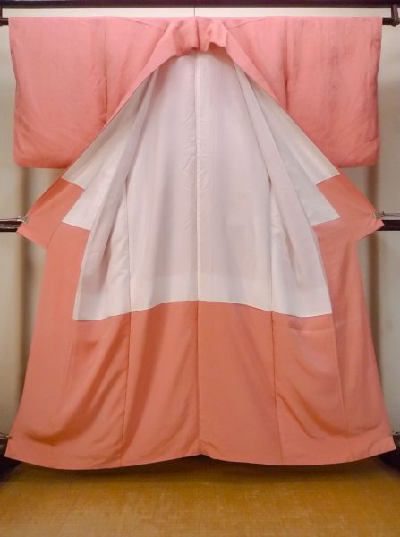Photo2: O0117F Vintage Japanese kimono Shiny Pale Orange IROMUJI plain colored for women / Silk.  Curved lines basic woven pattern  (Grade B) (2)