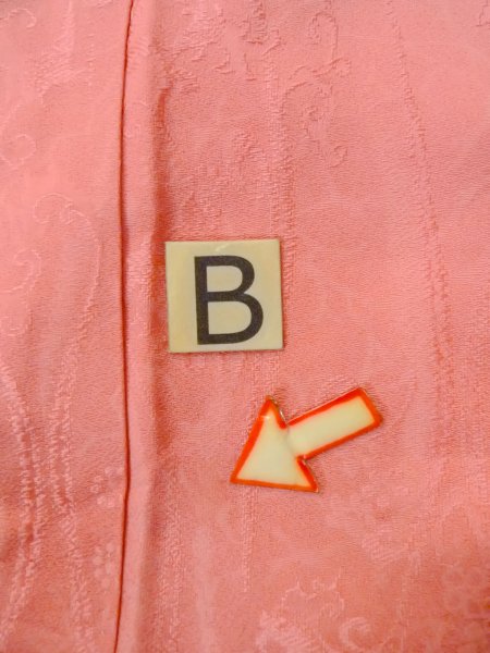 Photo15: O0117F Vintage Japanese kimono Shiny Pale Orange IROMUJI plain colored for women / Silk.  Curved lines basic woven pattern  (Grade B) (15)