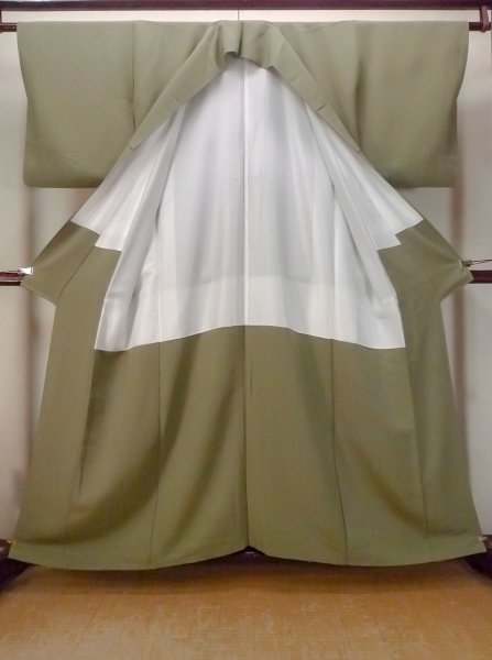 Photo2: O0117G Vintage Japanese kimono  Grayish Green IROMUJI plain colored for women / Silk.    (Grade C) (2)