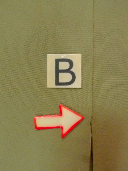 Photo16: O0117G Vintage Japanese kimono  Grayish Green IROMUJI plain colored for women / Silk.    (Grade C) (16)