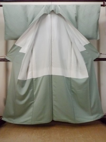 Photo2: Mint O0117J Vintage Japanese kimono  Pale Green IROMUJI plain colored for women / Silk.    (Grade A) (2)