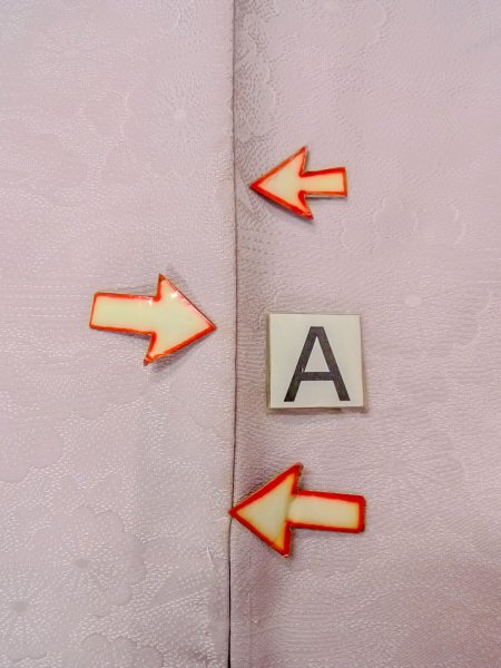 Photo15: O0117K Vintage Japanese kimono  Pale Wisteria IROMUJI plain colored for women / Silk.    (Grade C) (15)