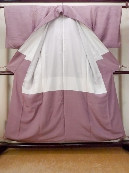 Photo2: O0117L Vintage Japanese kimono Pale Grayish Purple IROMUJI plain colored for women / Silk.    (Grade B) (2)