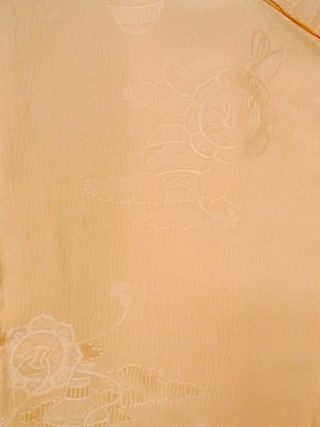 Photo3: O0117M Vintage Japanese kimono Light  Orange IROMUJI plain colored for women / Silk.  Based woven pattern: Mirror  (Grade B) (3)