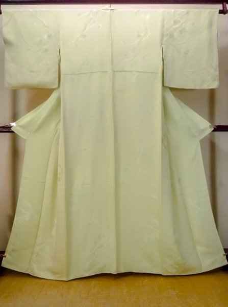 Photo1: O0117R Vintage Japanese kimono  Light Yellowish Green KOMON dyed for women / Silk.    (Grade B) (1)