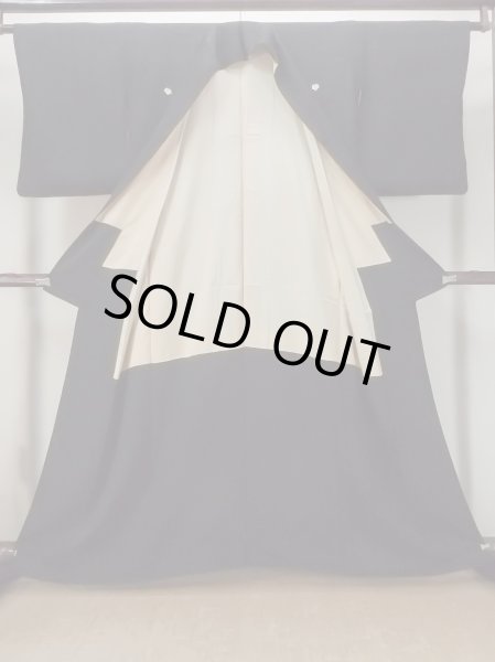 Photo2: Mint O0117X Vintage Japanese kimono   Black MONTSUKI crests for women / Silk.    (Grade A) (2)