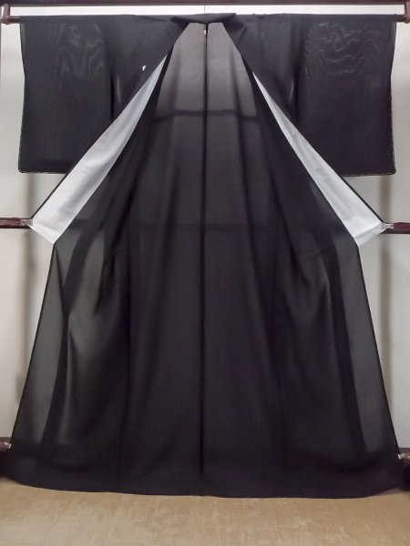 Photo2: Mint O0117Y Vintage Japanese kimono   Black MONTSUKI crests for women / Silk.    (Grade A) (2)