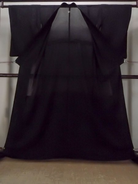 Photo2: O0118A Vintage Japanese kimono   Black MONTSUKI crests for women / Silk.    (Grade B) (2)