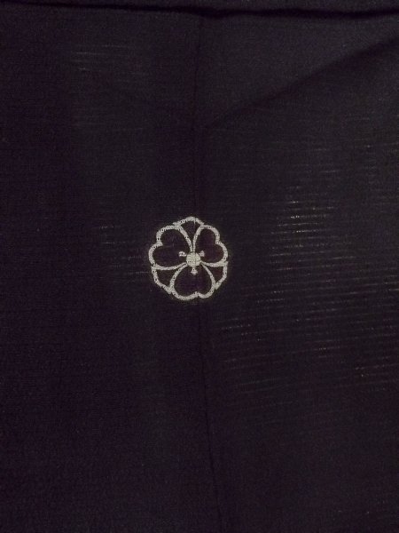 Photo3: O0118A Vintage Japanese kimono   Black MONTSUKI crests for women / Silk.    (Grade B) (3)