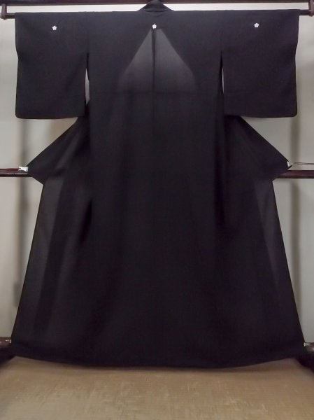 Photo1: O0118C Vintage Japanese kimono   Black MONTSUKI crests for women / Silk.    (Grade B) (1)