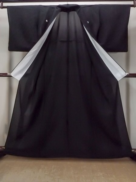 Photo2: O0118C Vintage Japanese kimono   Black MONTSUKI crests for women / Silk.    (Grade B) (2)