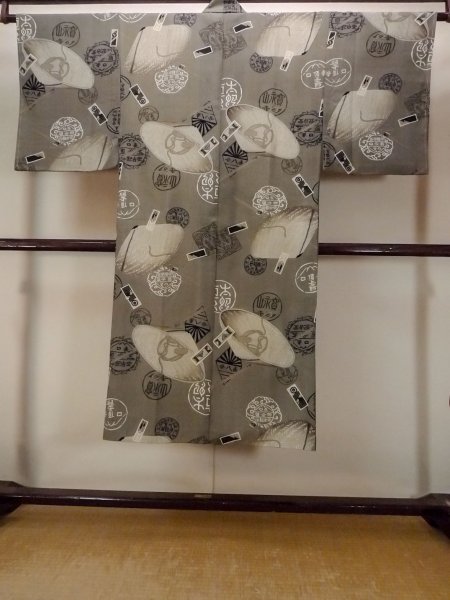 Photo2: O0124D Vintage Japanese kimono  Grayish Brown Men's Juban for men / Wool.  Sedge hat pattern  (Grade C) (2)