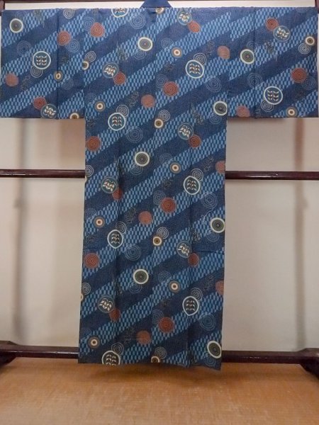 Photo2: O0124E Vintage Japanese kimono   Indigo Blue Men's Juban for men / Wool. Dot, Allow feathers pattern  (Grade B) (2)