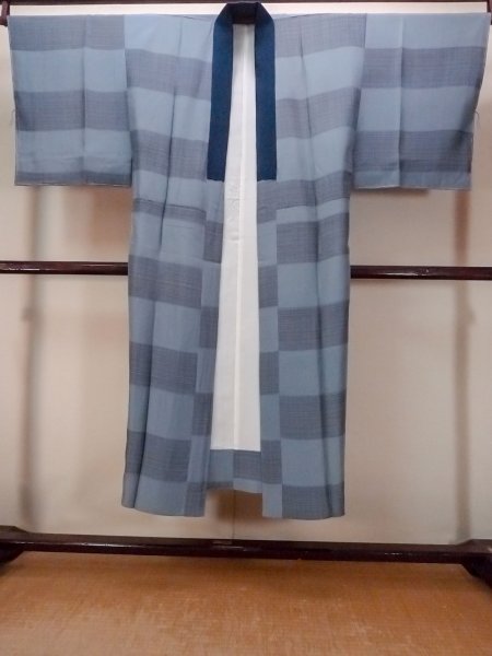 Photo1: O0124F Vintage Japanese kimono   Gray Men's Juban for men / Silk. Plaid Checks   (Grade B) (1)