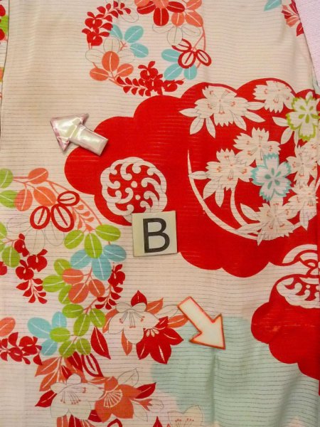 Photo15: O0124I Antique Japanese kimono   Ivory JUBAN undergarment for women / Silk. Flower circle, Unlined, pink pattern  (Grade D) (15)